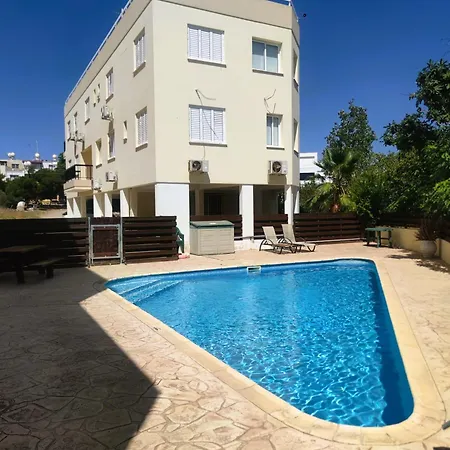 Pantelia * Paralimni