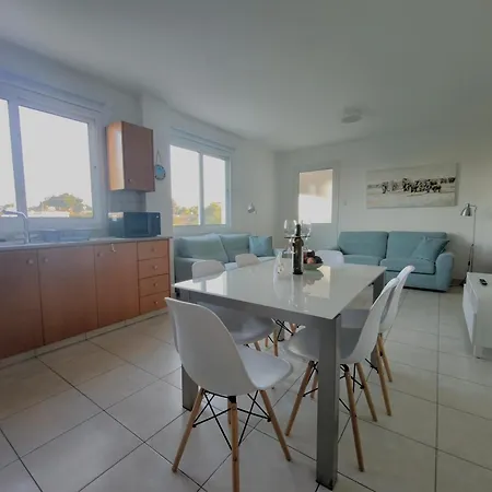 Pantelia * Paralimni