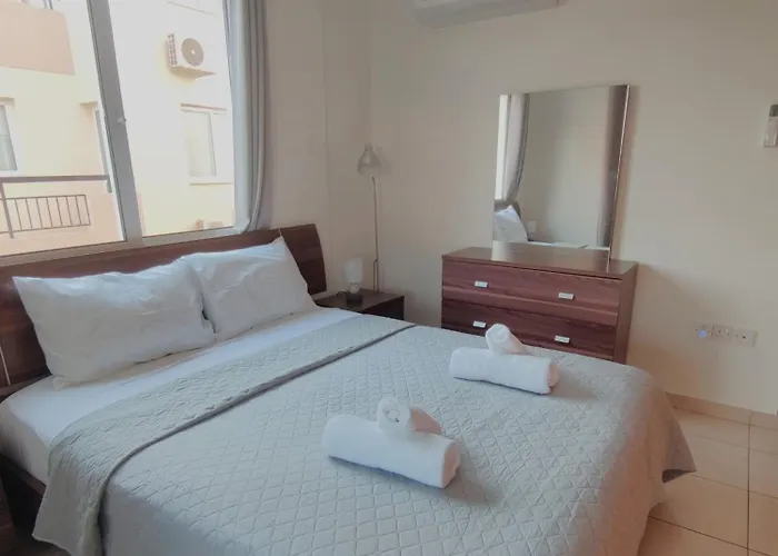 Pantelia Apartment *