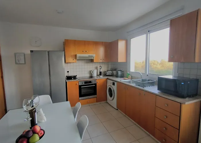 Pantelia Apartment *